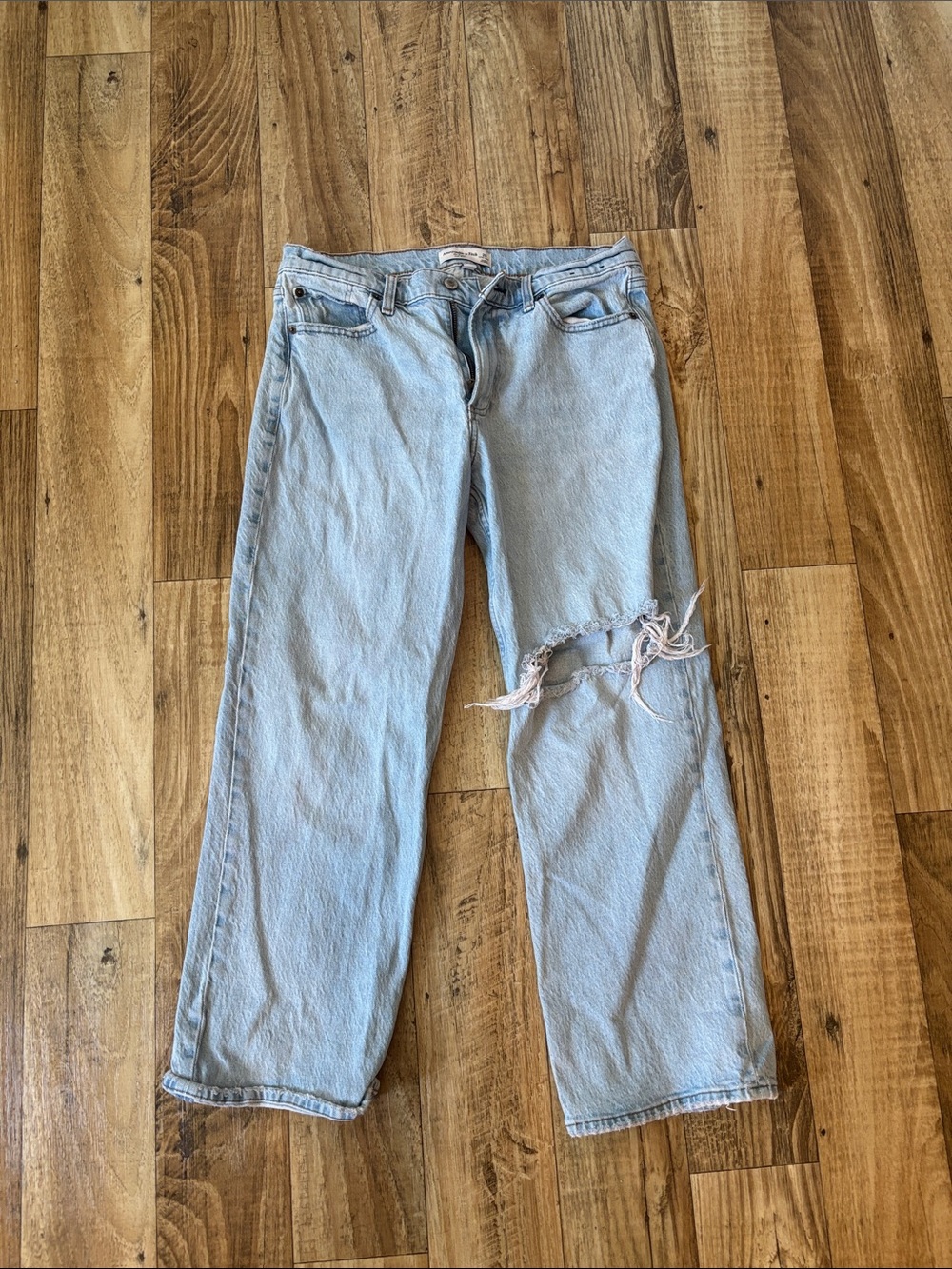 Abercrombie curve love - Light Blue Women's Distressed Straight-Leg Jeans